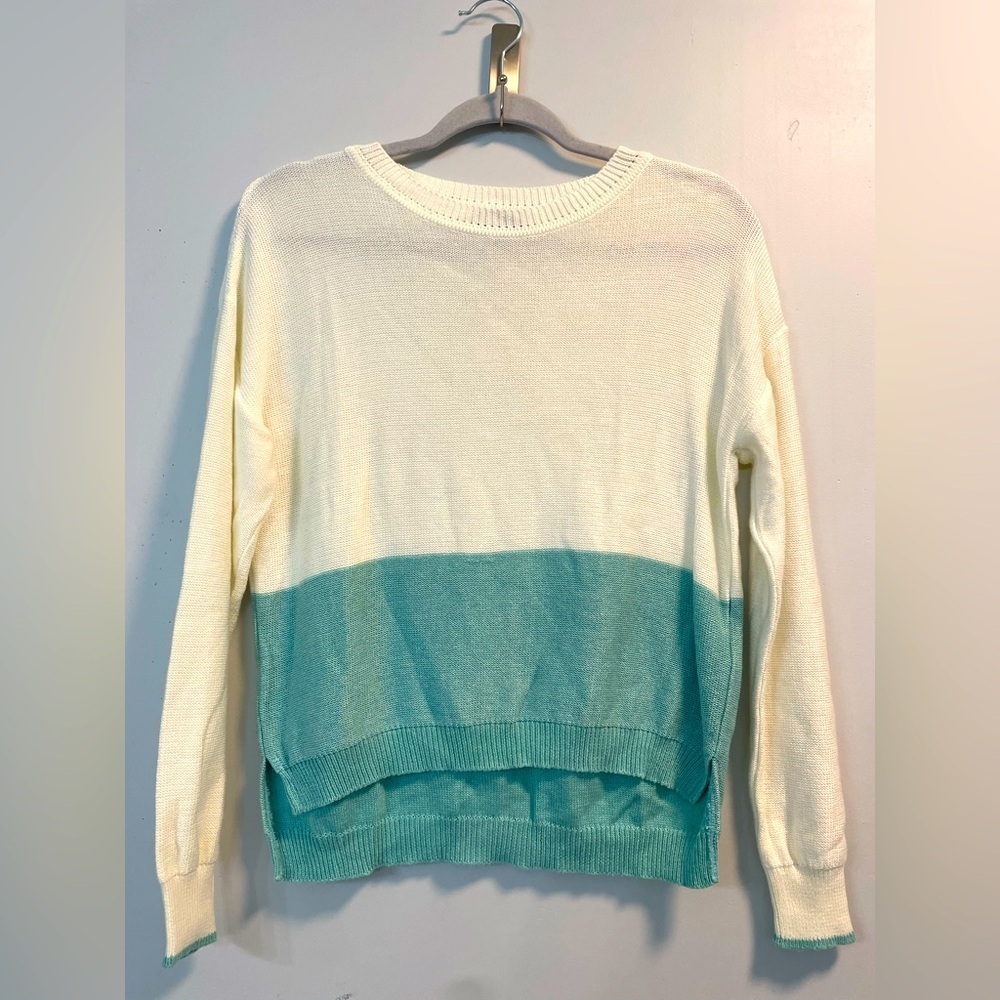 Profile Black Label Style, medium aqua cream color block crewneck light sweater